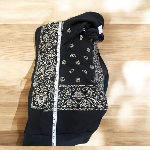 Profound Men's So Far So Good Regular-Fit Bandana-print Hoodie - Black - Size - Picture 13 of 14